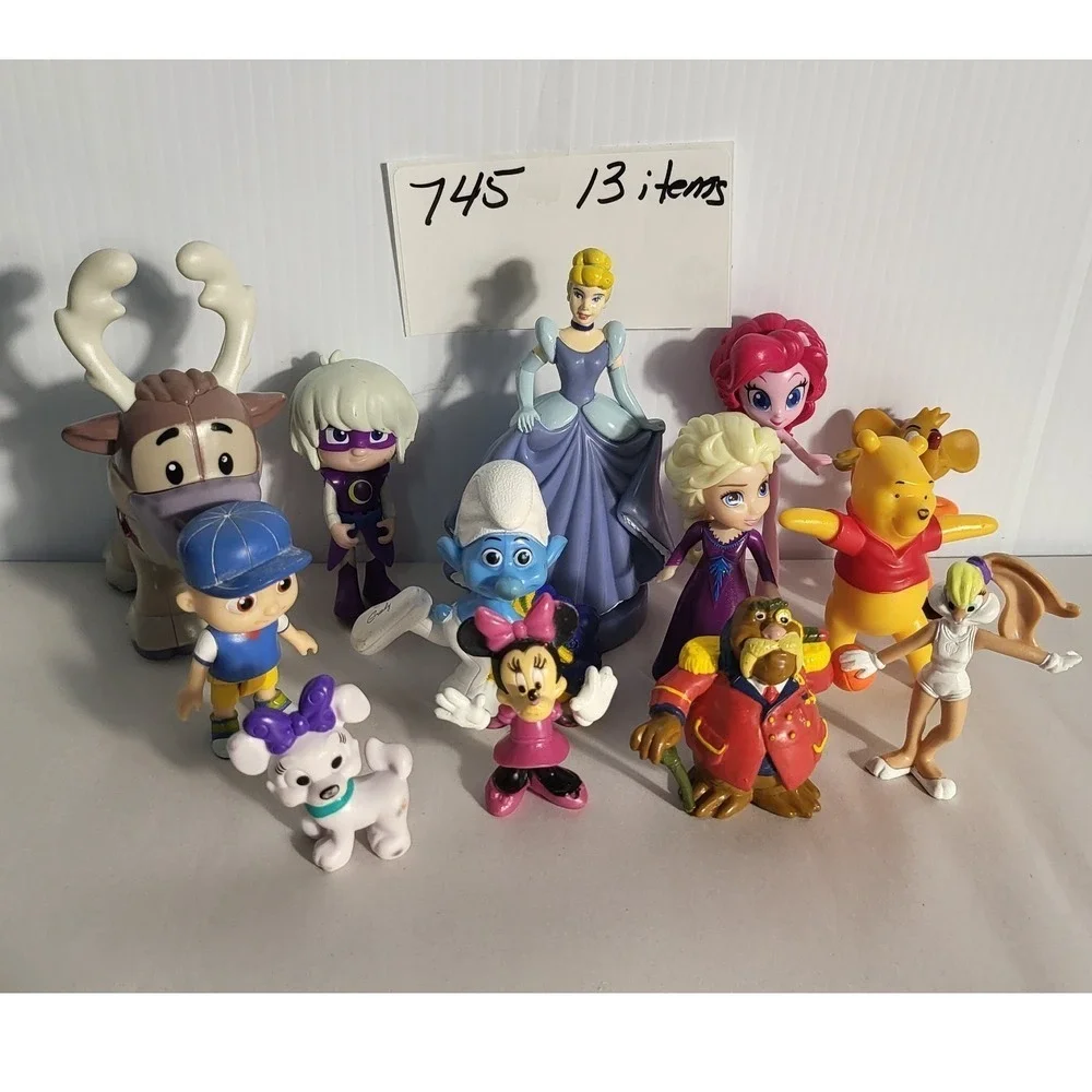 Disney, Dreamworks,‎ More! Lot of 13 Figurines Characters Toys Collection